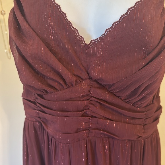 Elegant Burgundy maxi dress NWT - Picture 5 of 11